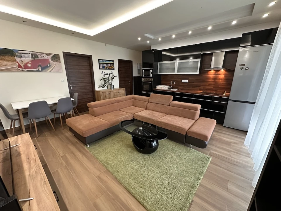 Kiadó téglalakás, Paks