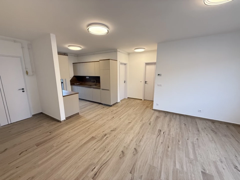 Kiadó téglalakás, Paks