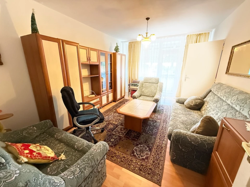 Eladó téglalakás, Szekszárd