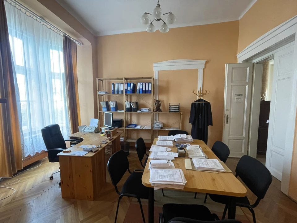 For sale housing office, Eger