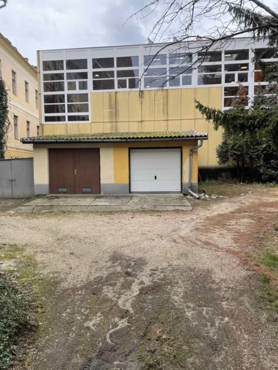 Eladó egyedi garázs, Eger, Széchenyi István utca