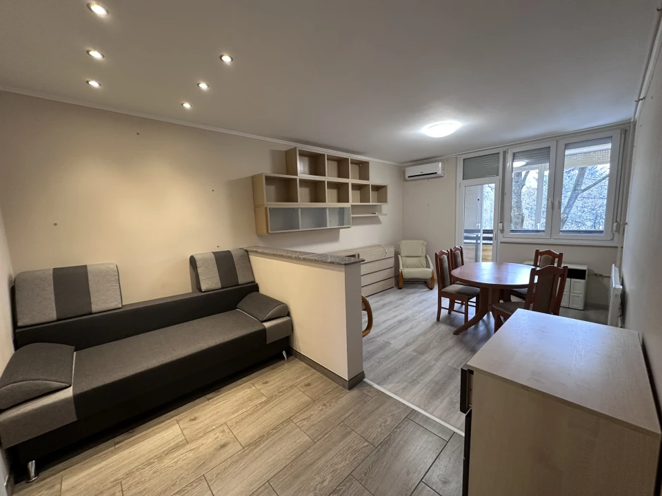 For rent brick flat, Eger