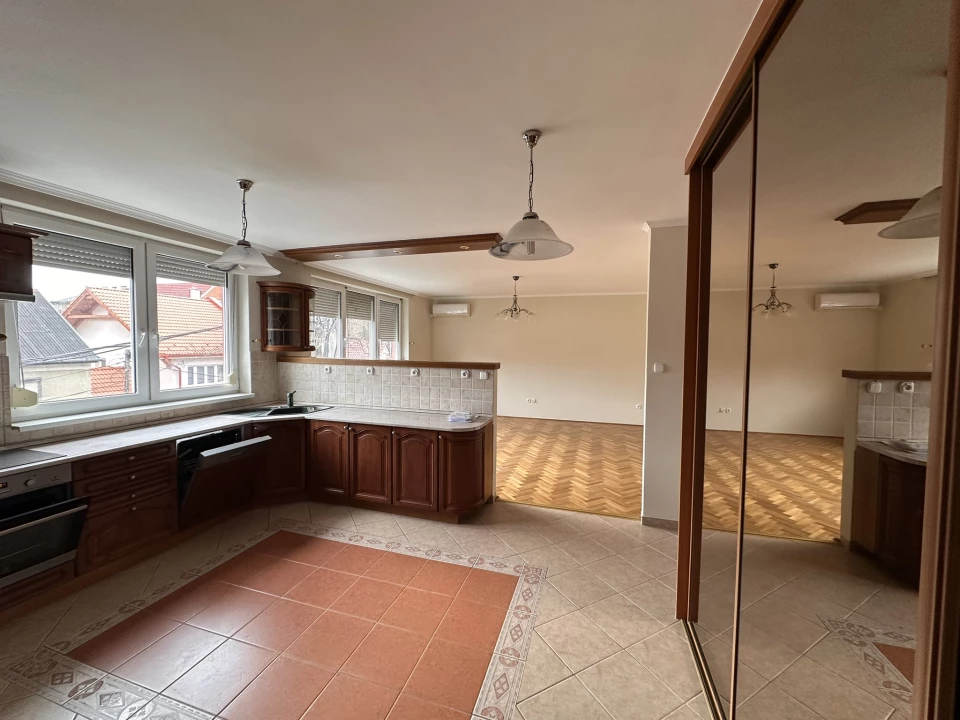 For sale brick flat, Eger
