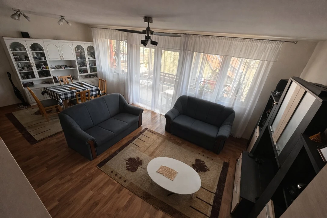 Eladó sorház, Eger