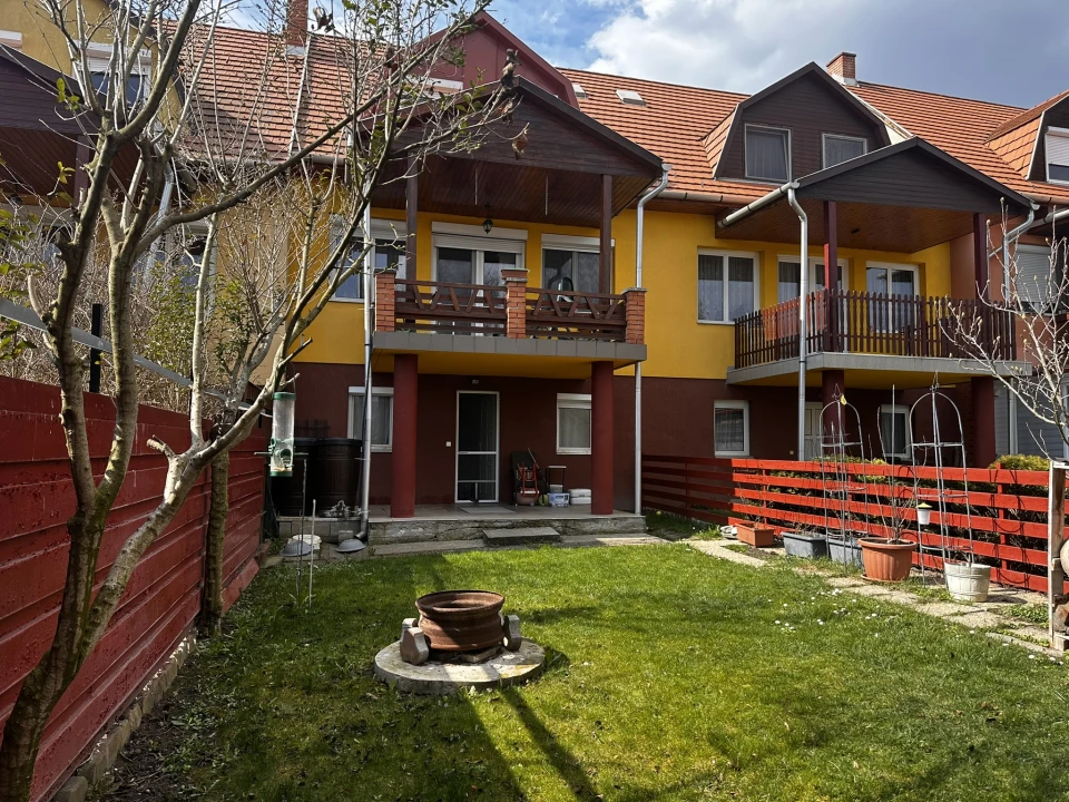 Eladó sorház, Eger