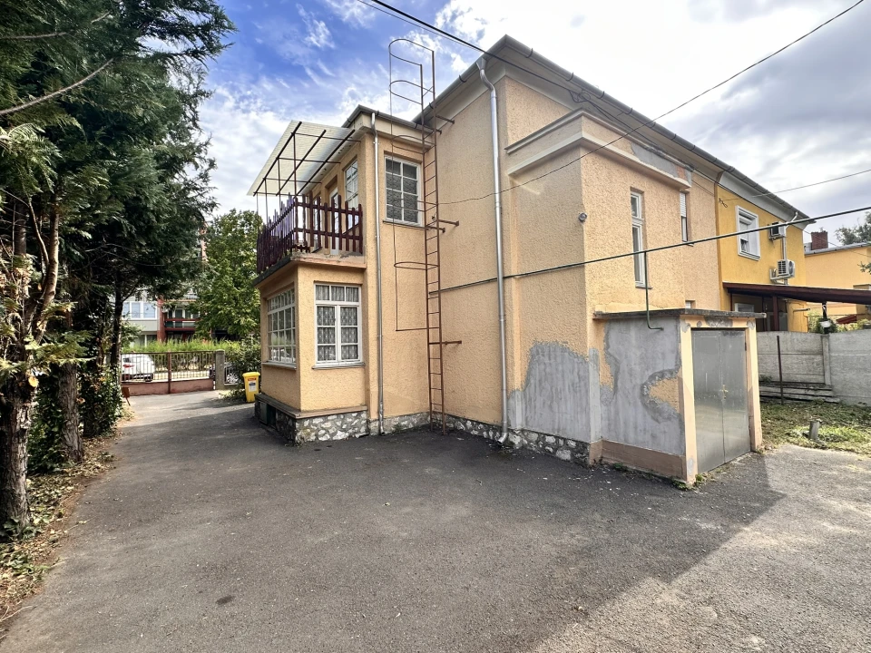 Eladó családi ház, Eger