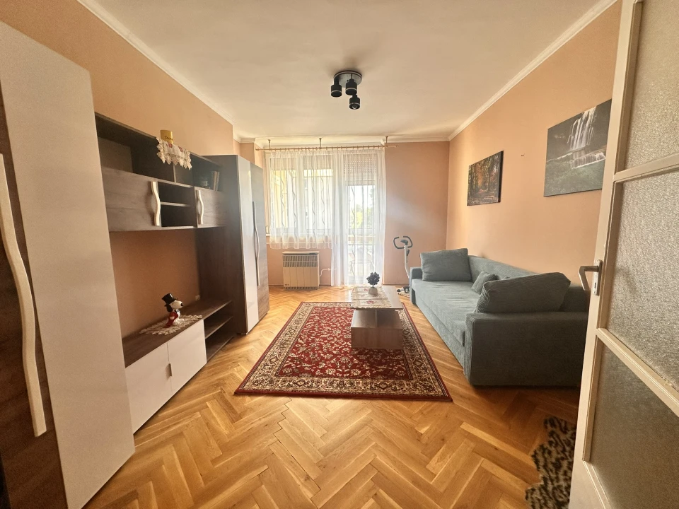Eladó téglalakás, Eger