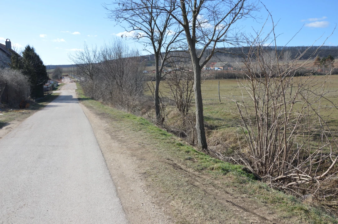 Eladó építési telek, Papkeszi