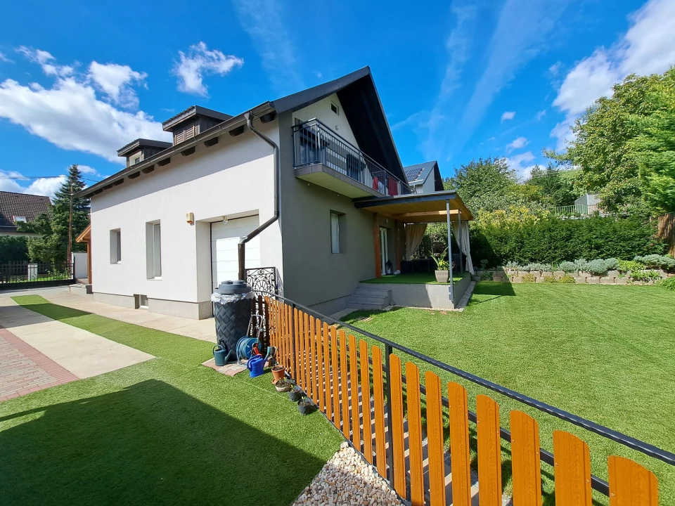 Eladó családi ház, Balatonalmádi