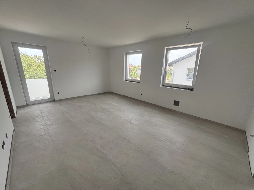 Dunaharaszti Bezerédi lakóparkban Újépítésű sorházi lakás eladó!