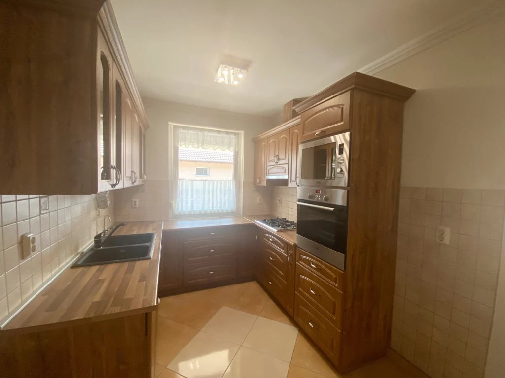 Tökölön önálló azonnal költözhető családi ház eladó nagy telekkel!