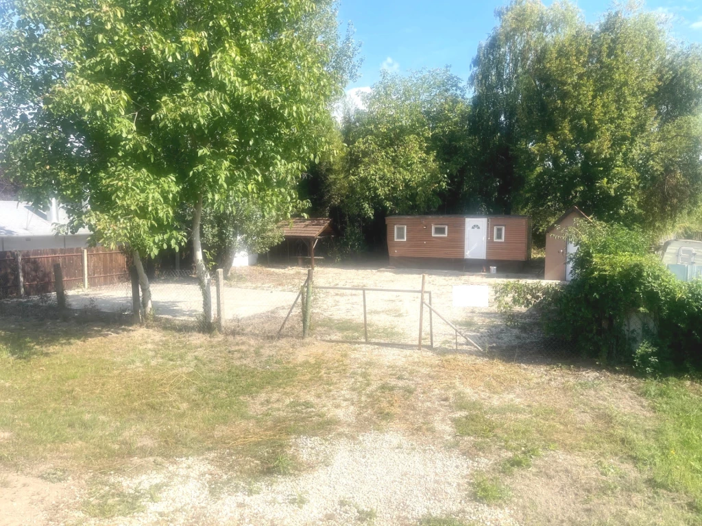 Dömsödön zártkerti ingatlan eladó a Ráckevei-Soroksári-Dunaághoz közel!