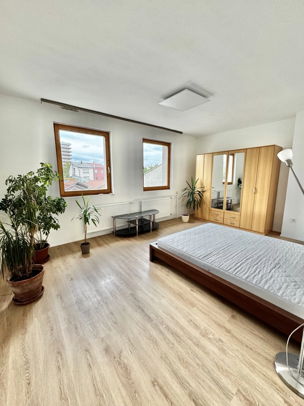 Budapest XXIII kerület kertvárosias részén igényes önálló családi ház különálló épülettel eladó!