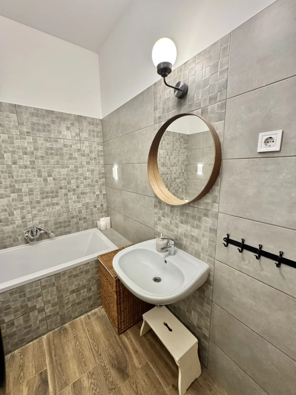 Dunaharaszti Bezerédi-lakóparkban modern, igényes ikerház eladó!