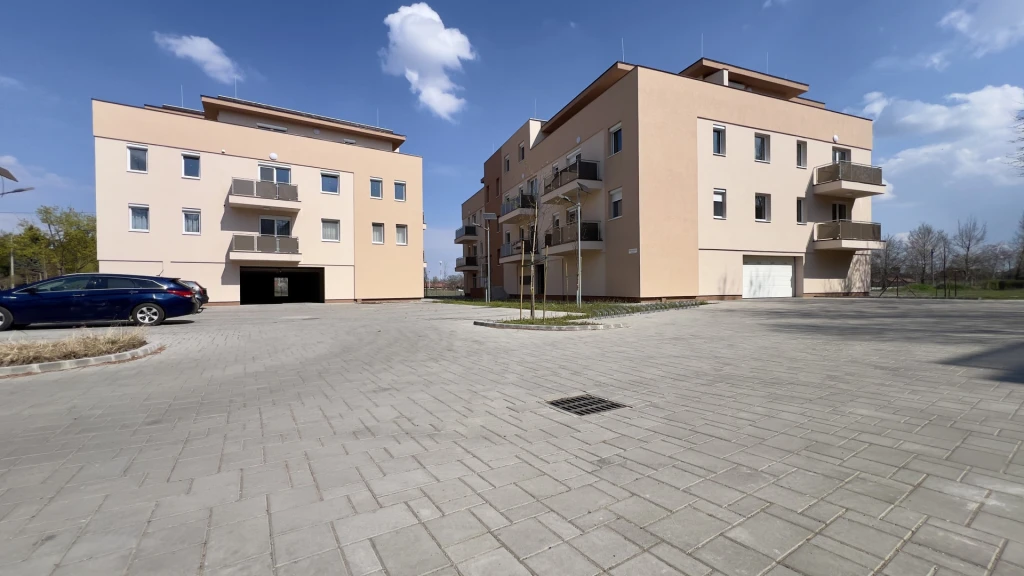 Dunaharaszti Baktay utcában erkélyes, teremgarázsos új lakás kiadó!