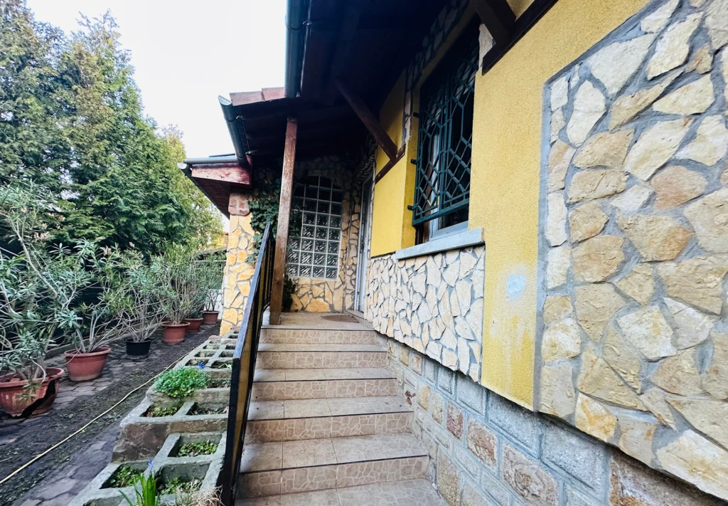 c3-1-name c2-2-name, Budapest XVIII. kerület