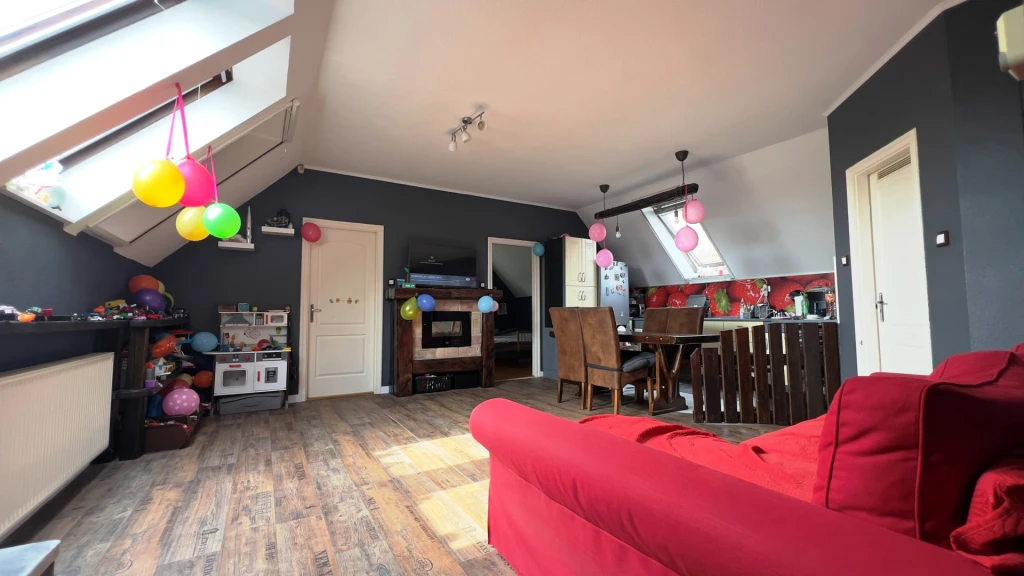 Soroksár központi részén meghitt családi otthon eladó!