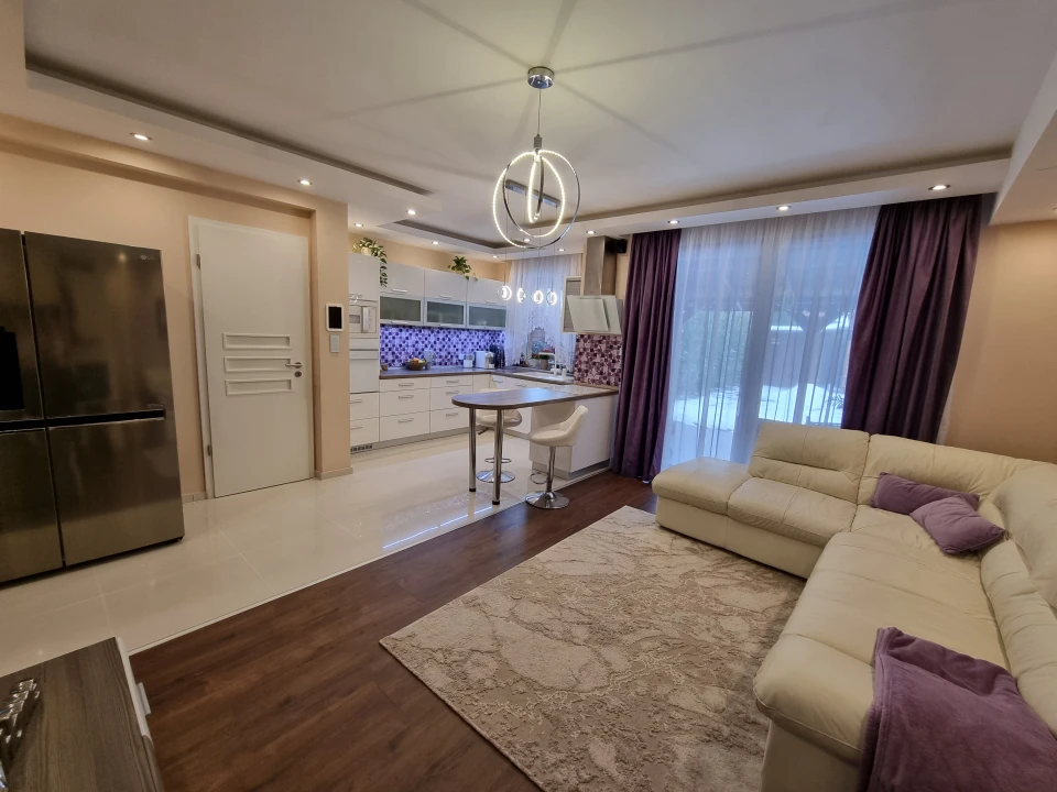 c3-1-name c2-82-name, Dunakeszi