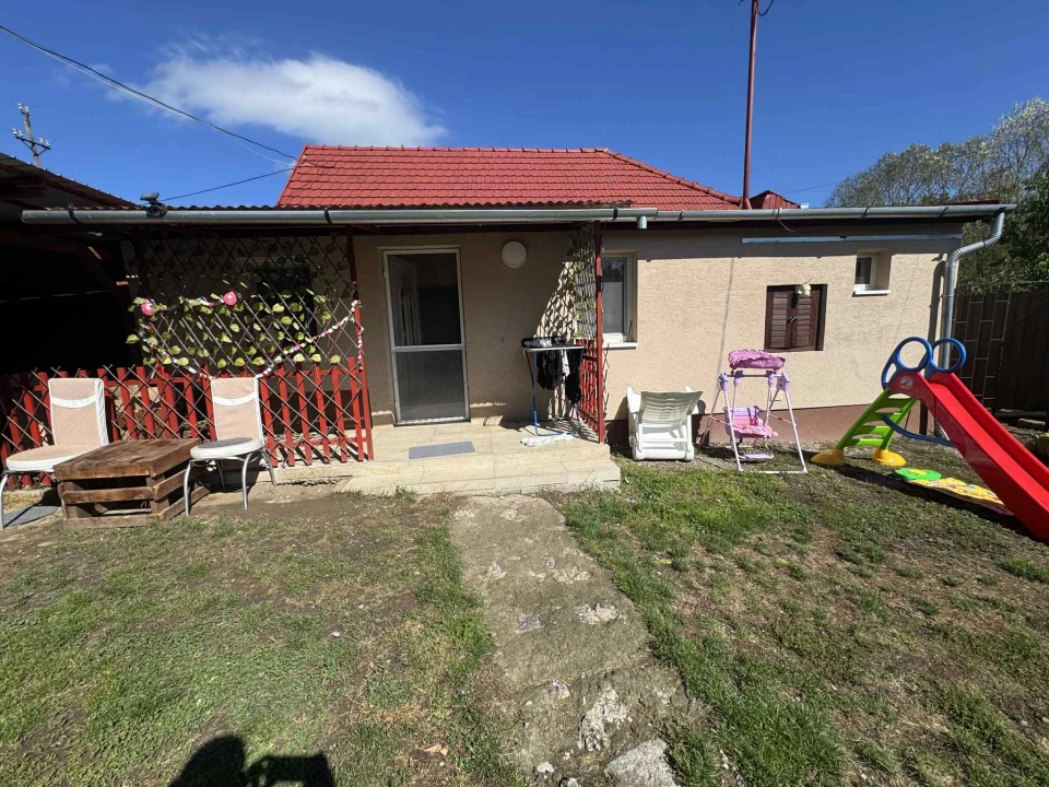 Eladó családi ház, Egerbakta