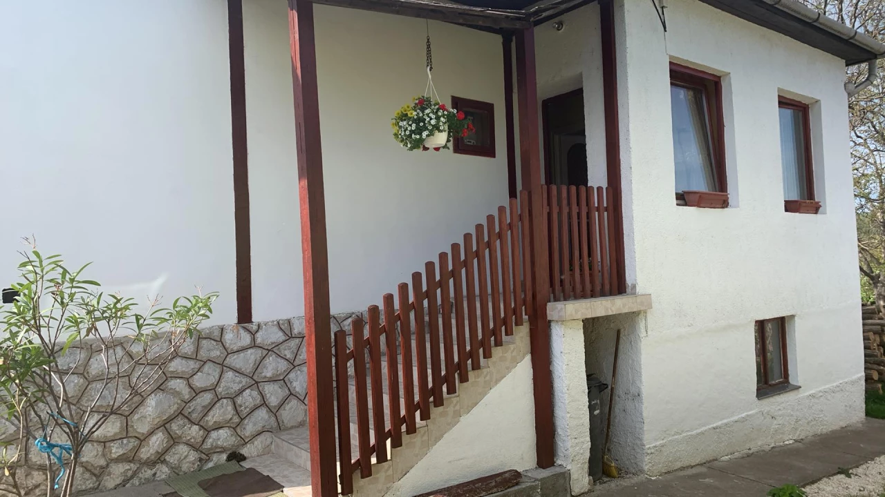 Eladó családi ház, Ostoros