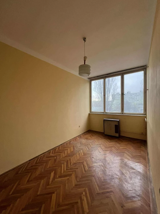 Eladó téglalakás, Eger