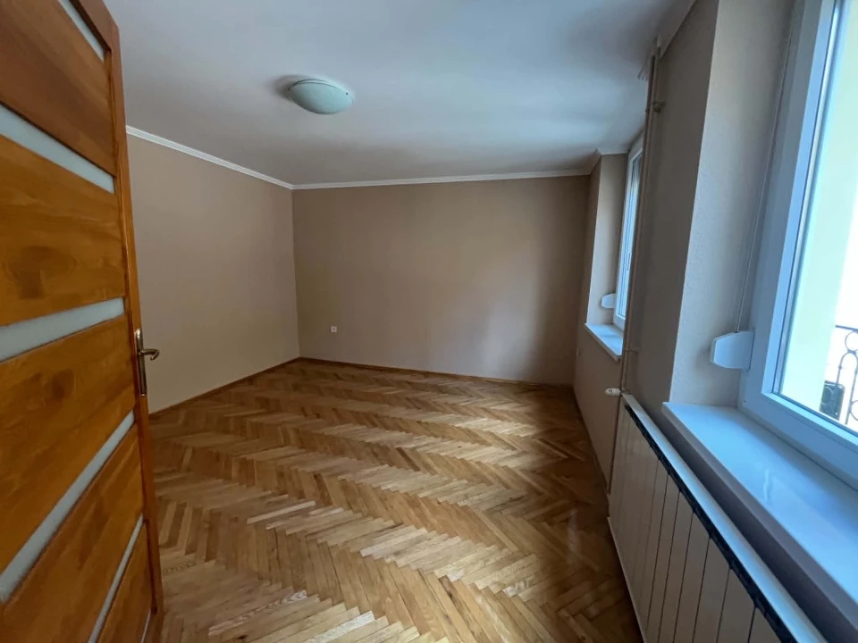 Eladó téglalakás, Eger
