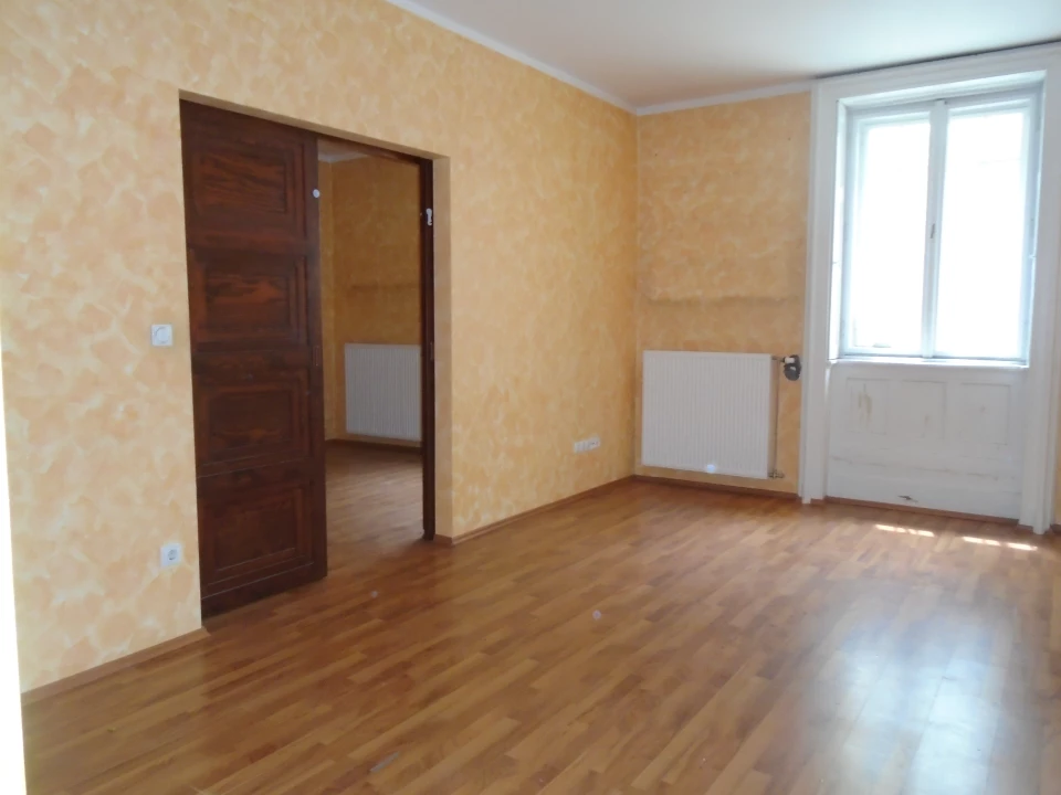 For sale brick flat, Esztergom