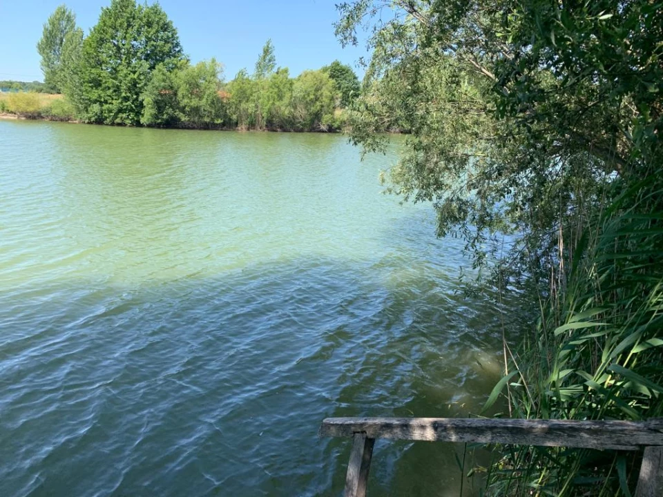 Eladó családi ház, Hövej