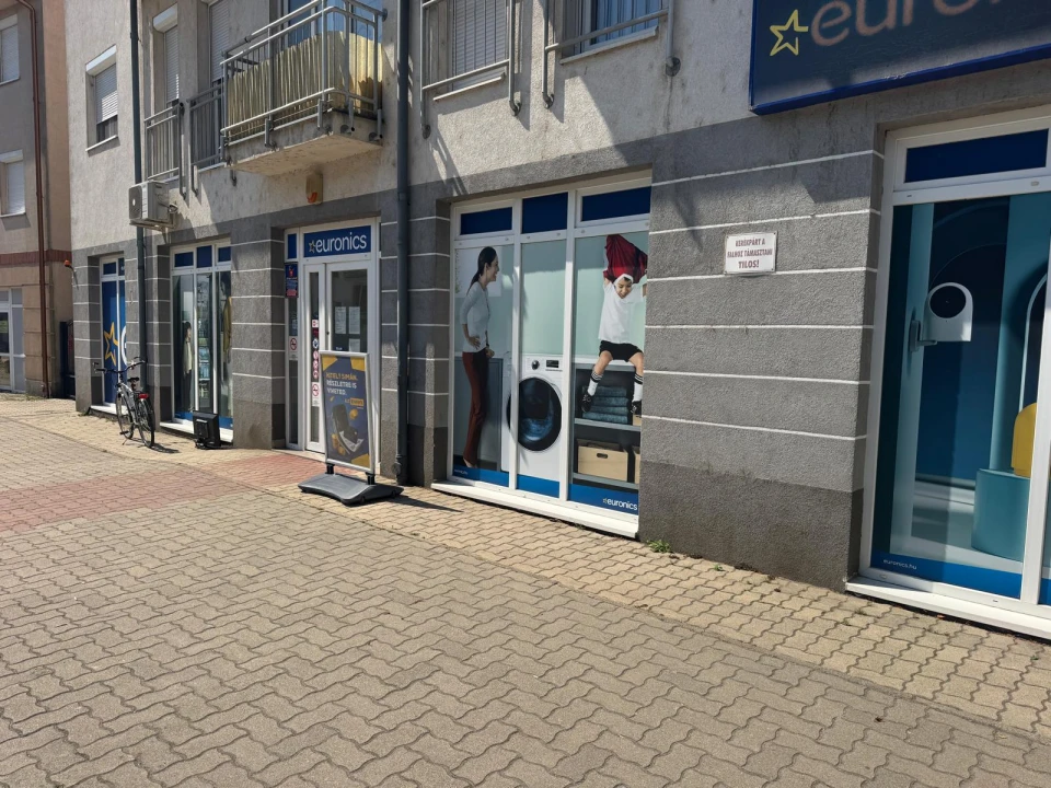 Eladó üzlet, Kapuvár