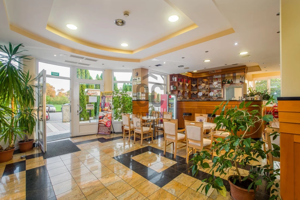 Eladó hotel, panzió, Hajdúszoboszló, Fürdőnegyed