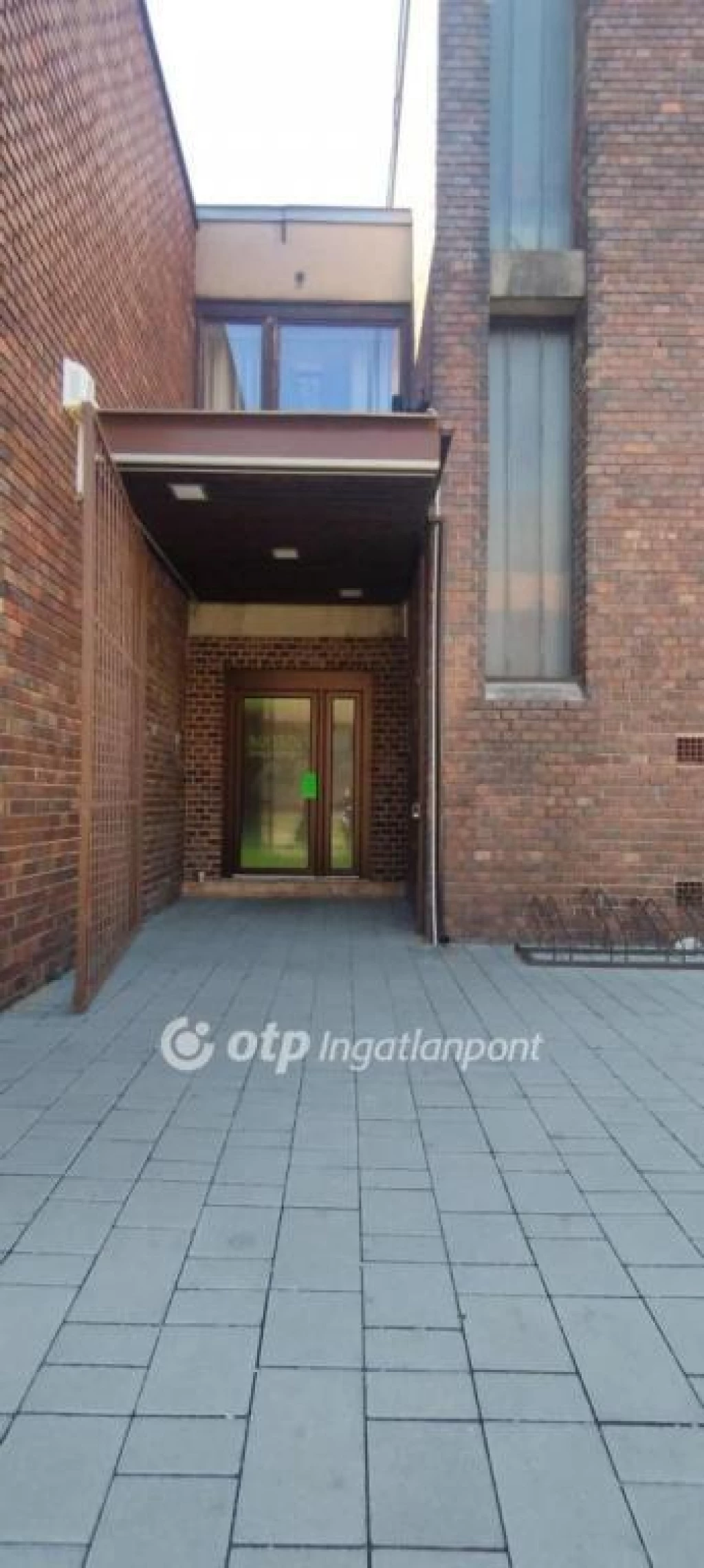 Kiadó Üzlethelyiség, Szekszárd