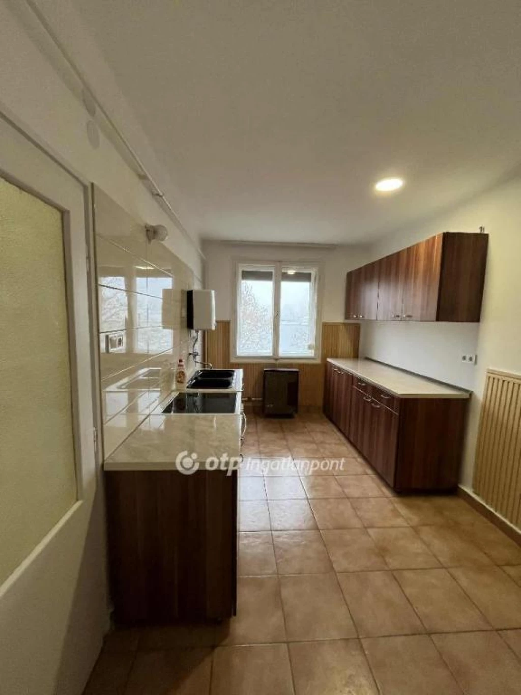 Eladó Lakás, Szekszárd