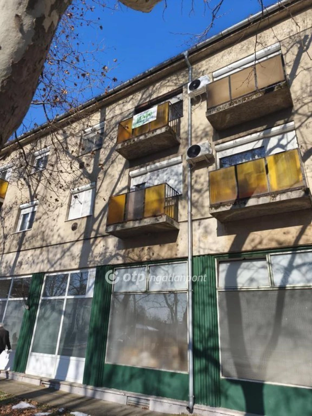 Eladó Lakás, Szekszárd