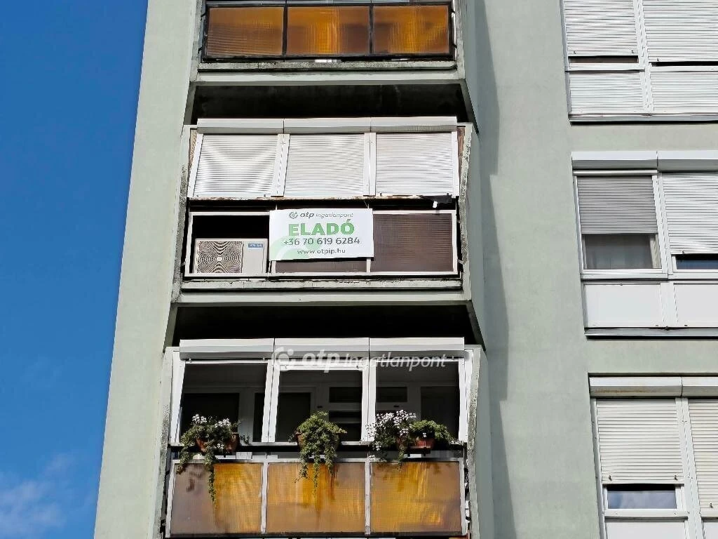 Eladó Lakás, Szekszárd