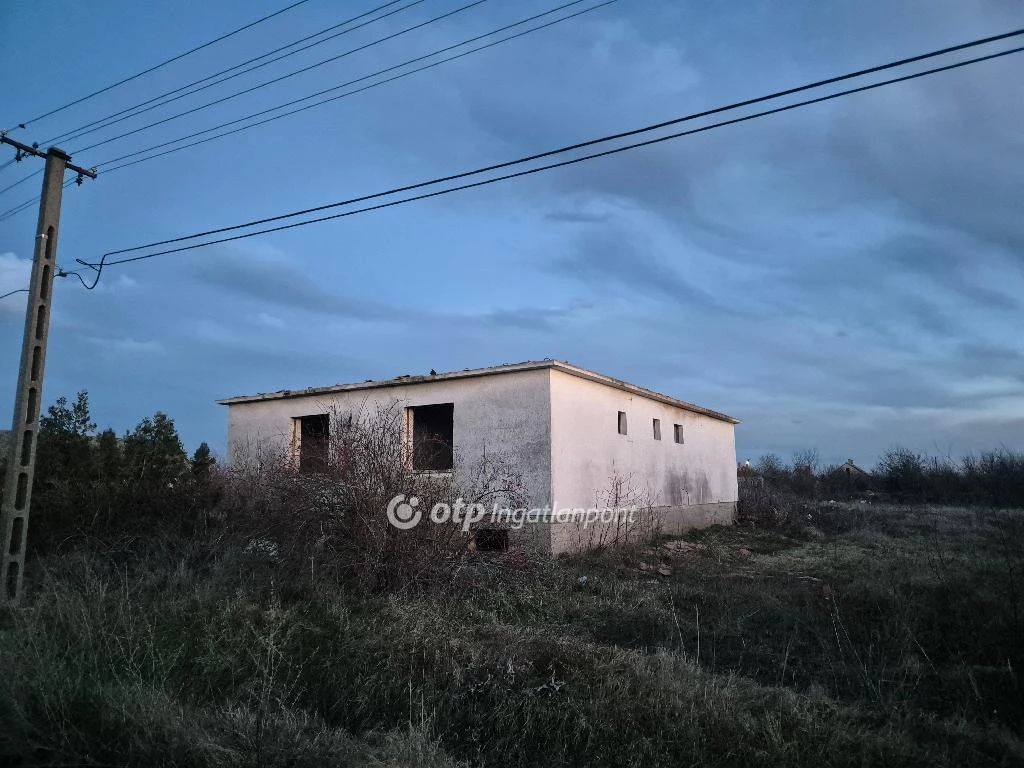 For sale house, Sárkeresztúr, Alkotmány utca 11