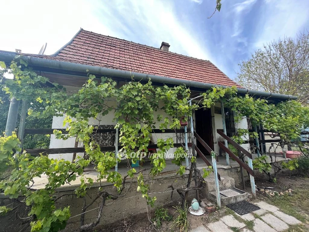 Eladó üdülőtelek, Kulcs, Kulcs