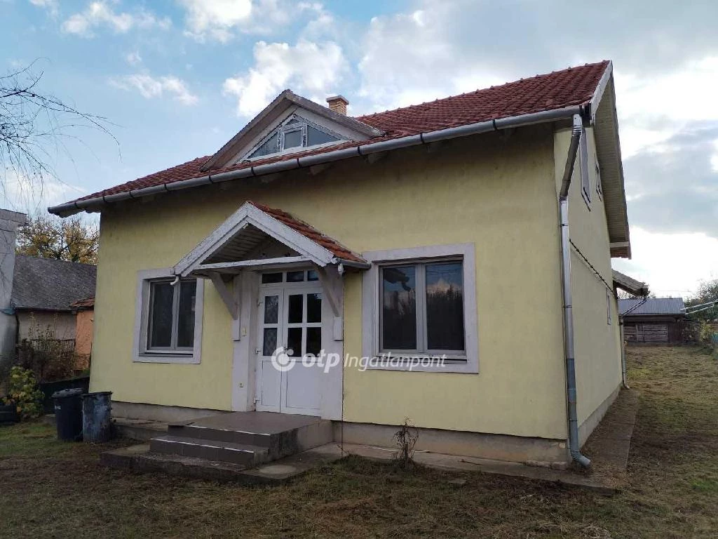 Eladó családi ház, Sárszentmihály, Forgalmas