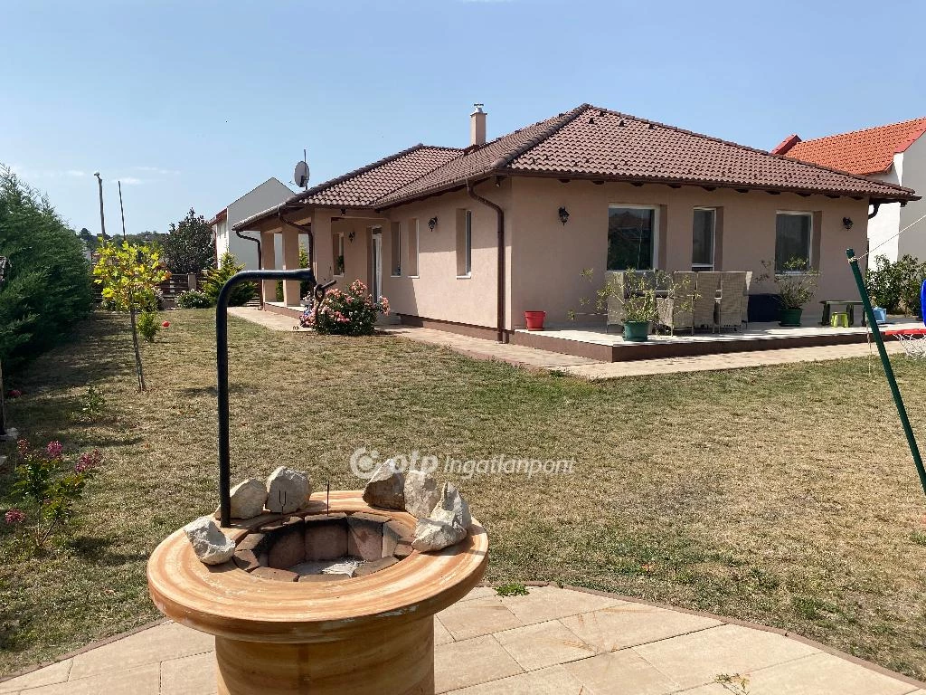 c3-1-name c2-1-name, Velence, Adria körút