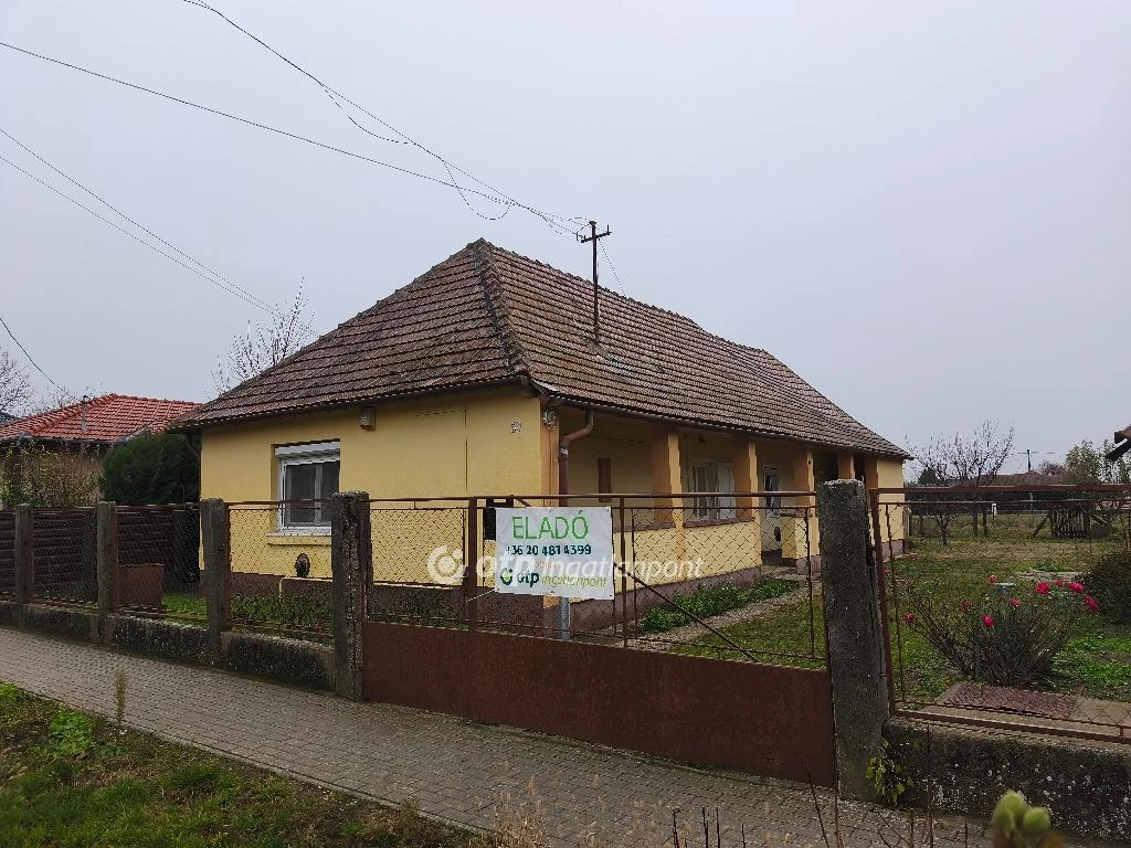Eladó családi ház, Iváncsa, csendes