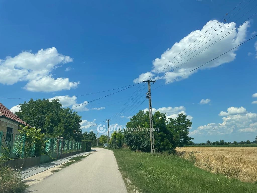 Eladó építési telek, Iváncsa, Falu eleje