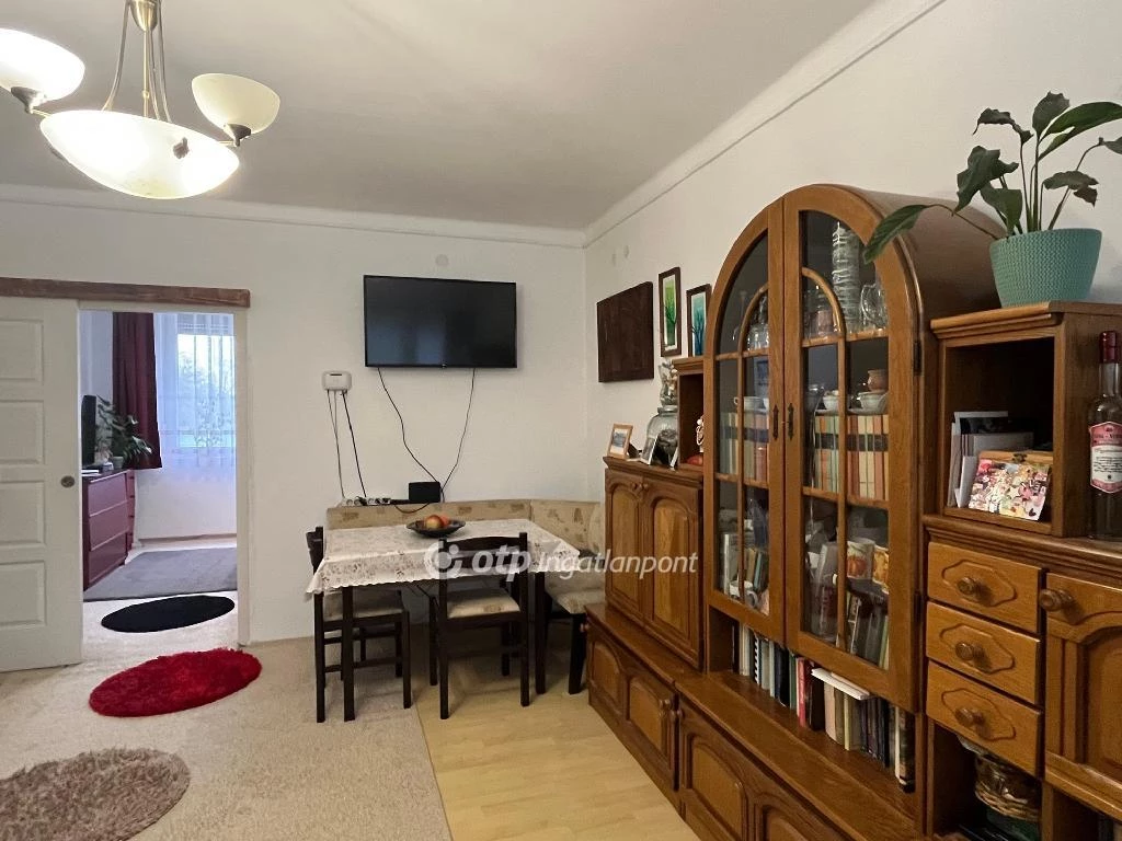 Eladó téglalakás, Szabadegyháza, Ipartelep