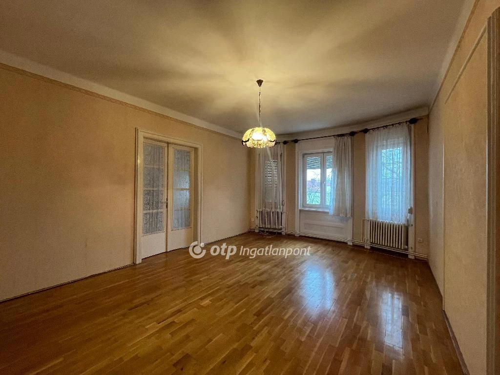 Eladó téglalakás, Pétfürdő, Pétfürdő