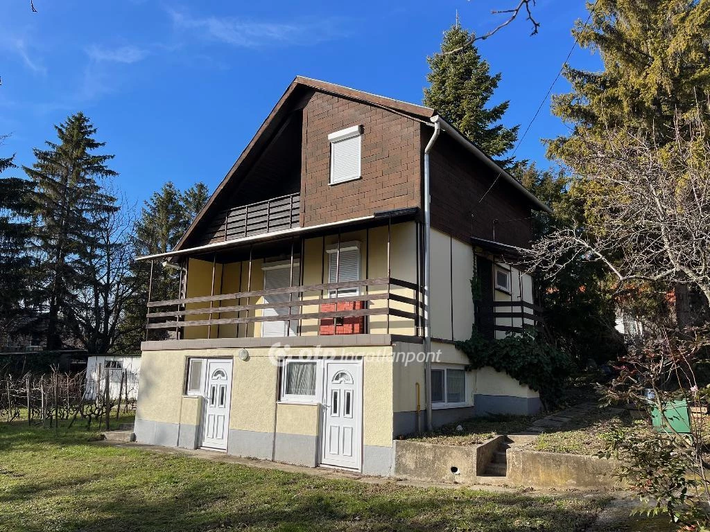 Eladó üdülő, nyaraló, Csókakő, Vár alatt közvetlen