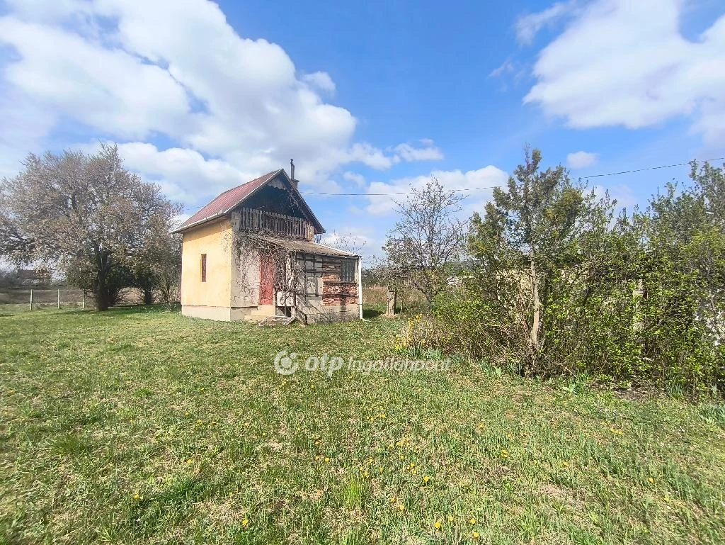 Eladó üdülő, nyaraló, Sukoró, zártkert