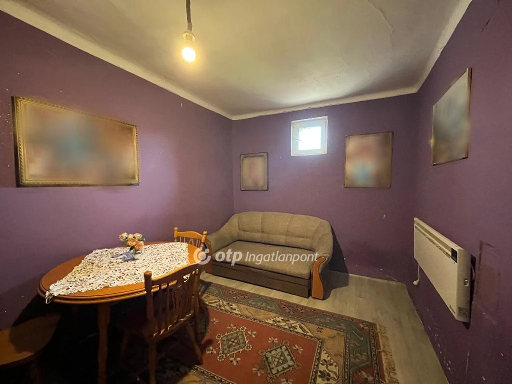 Eladó családi ház, Alap, Alap