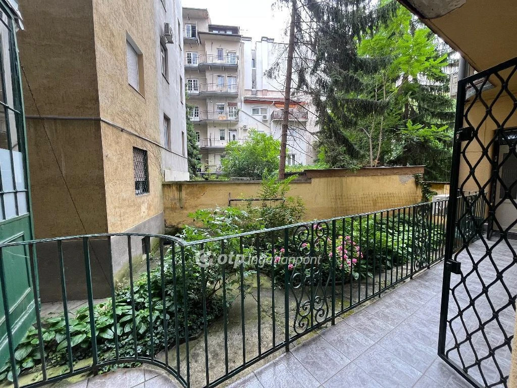 Eladó téglalakás, Budapest XII. kerület, Mom park