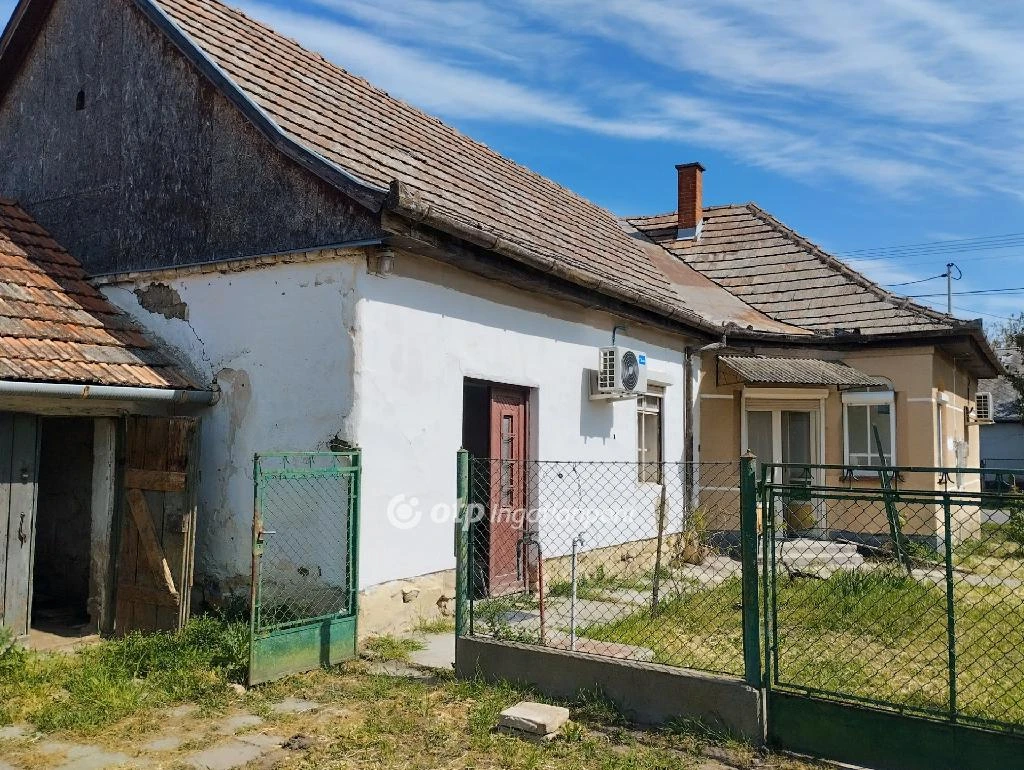 Eladó családi ház, Alap, Csendes