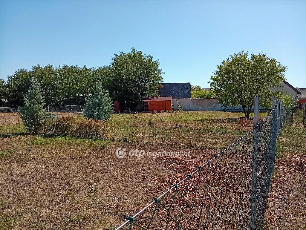 Eladó építési telek, Balatonfőkajár, Nyugodt