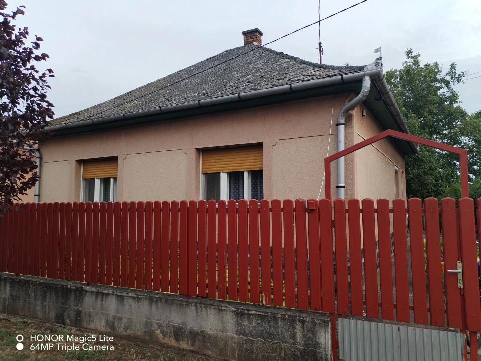 Eladó családi ház, Adács