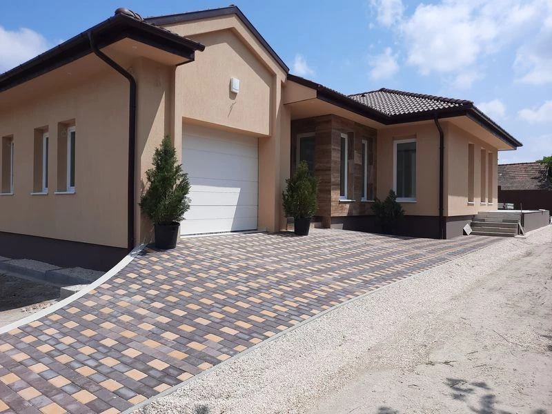 For sale semi-detached house, Velence